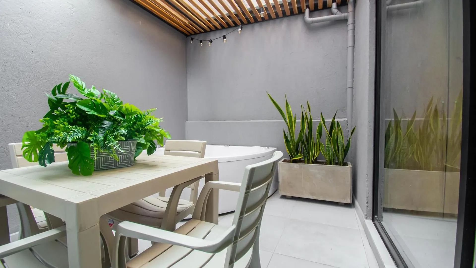 Barcelo Coliving Apartment Medellin