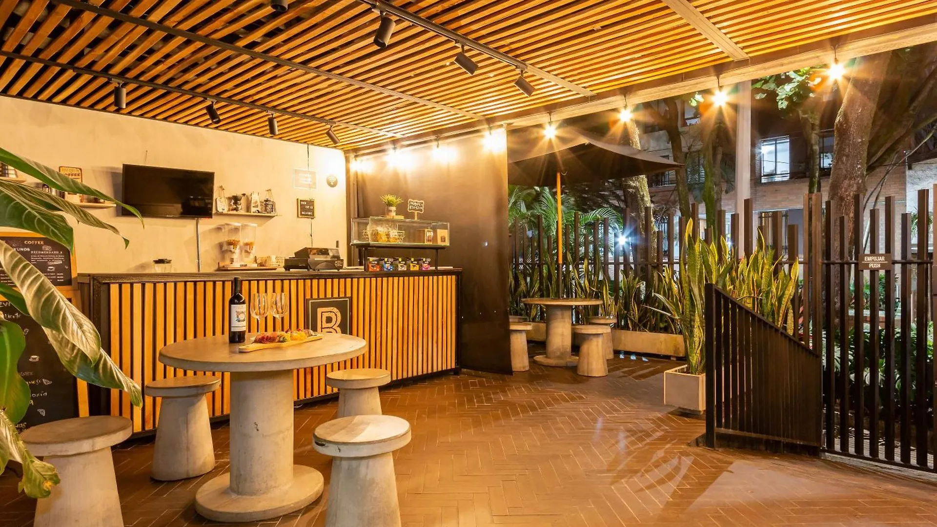 Barcelo Coliving Apartment Medellin